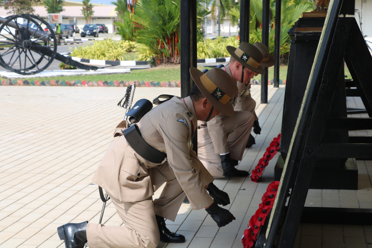 Laying wreaths in memory of those who gave their lives